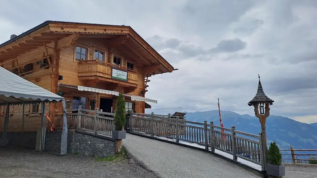 Andrea Bott_Jausenstation Nasenalm_Hippach_avis