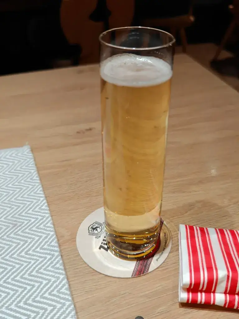 Caleb_Zillertaler Weinstadl_Hippach_avis