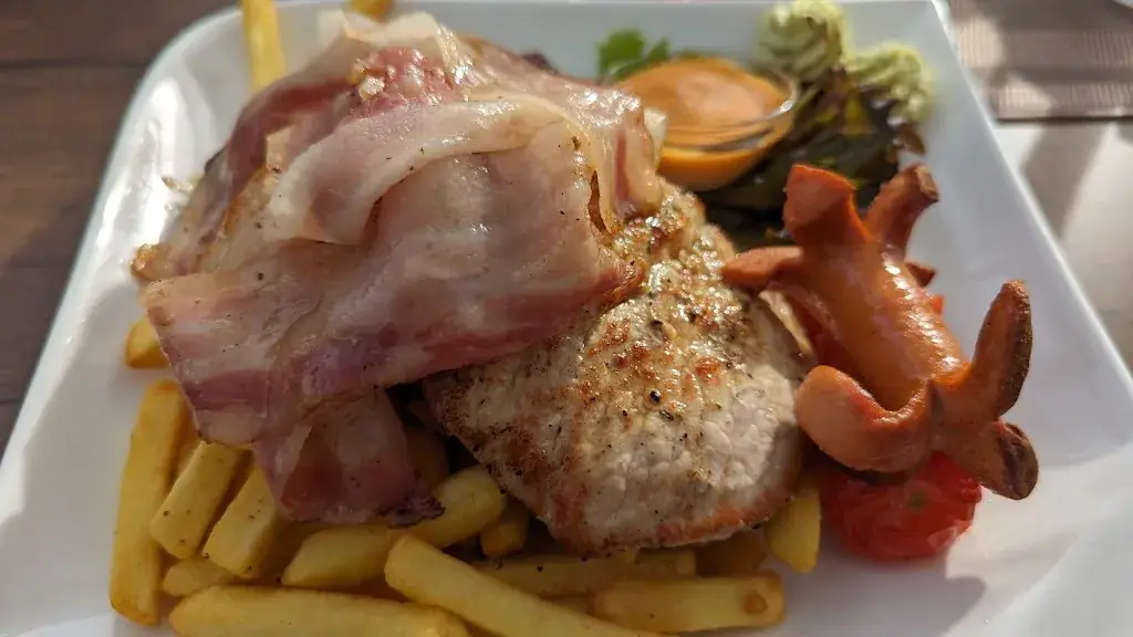 Tomas Brandysky_Restaurant Salvena_Hopfgarten im Brixental_avis