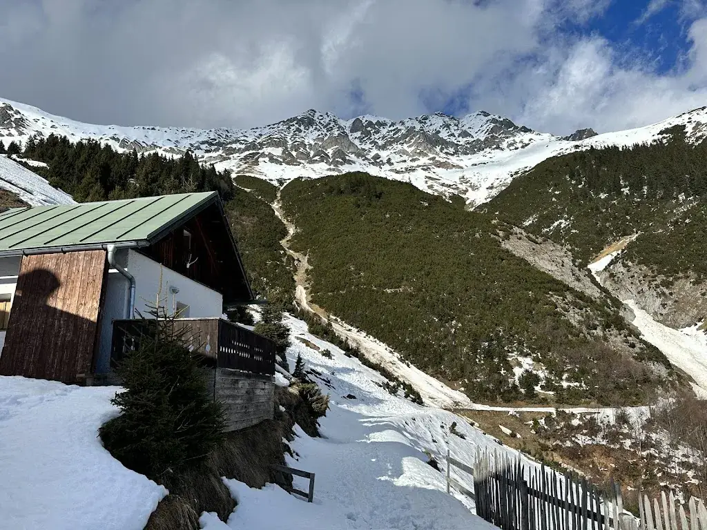 john prior_Höttinger Alm_Hötting_review