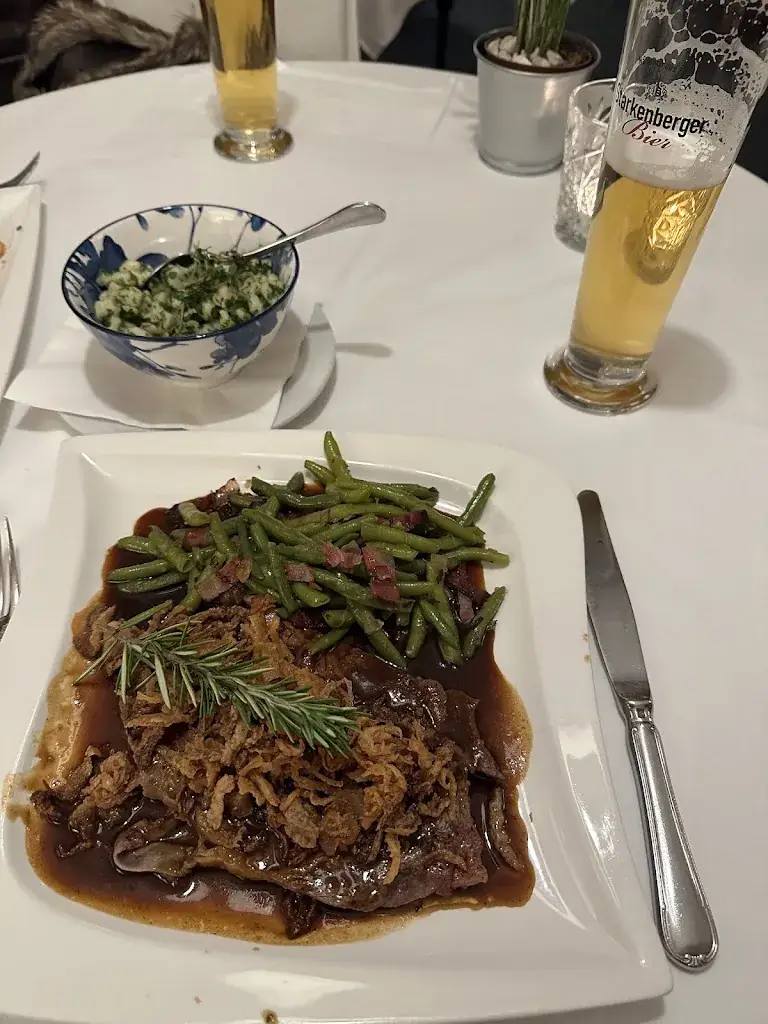 Pedro de Pedra_Gasthaus Goldener Löwe_Hall in Tirol_review