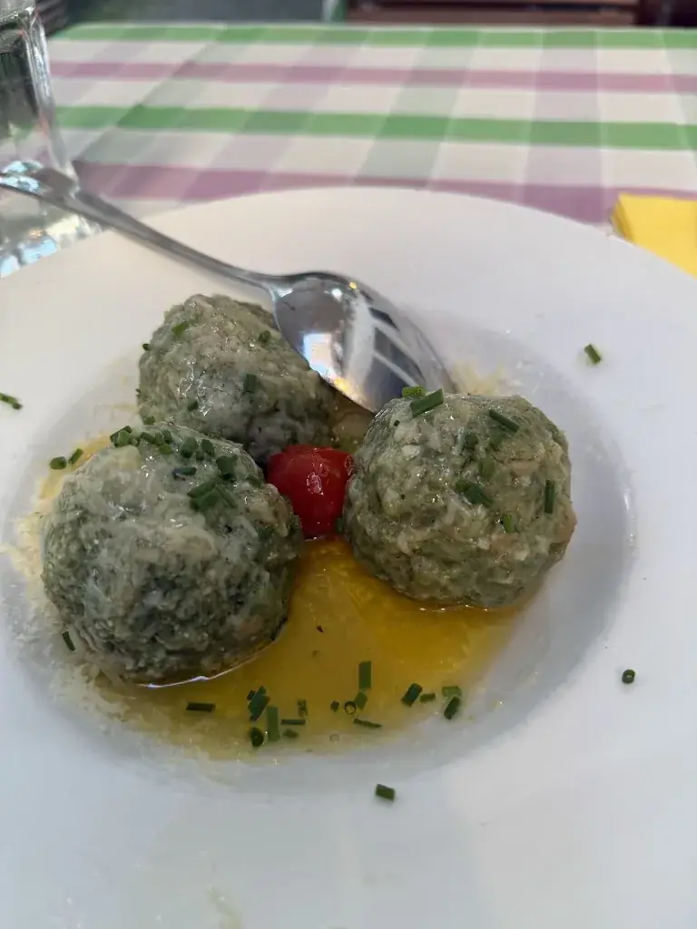 Ainhoa Mendiluzea_Restaurant Geisterburg_Hall in Tirol_review