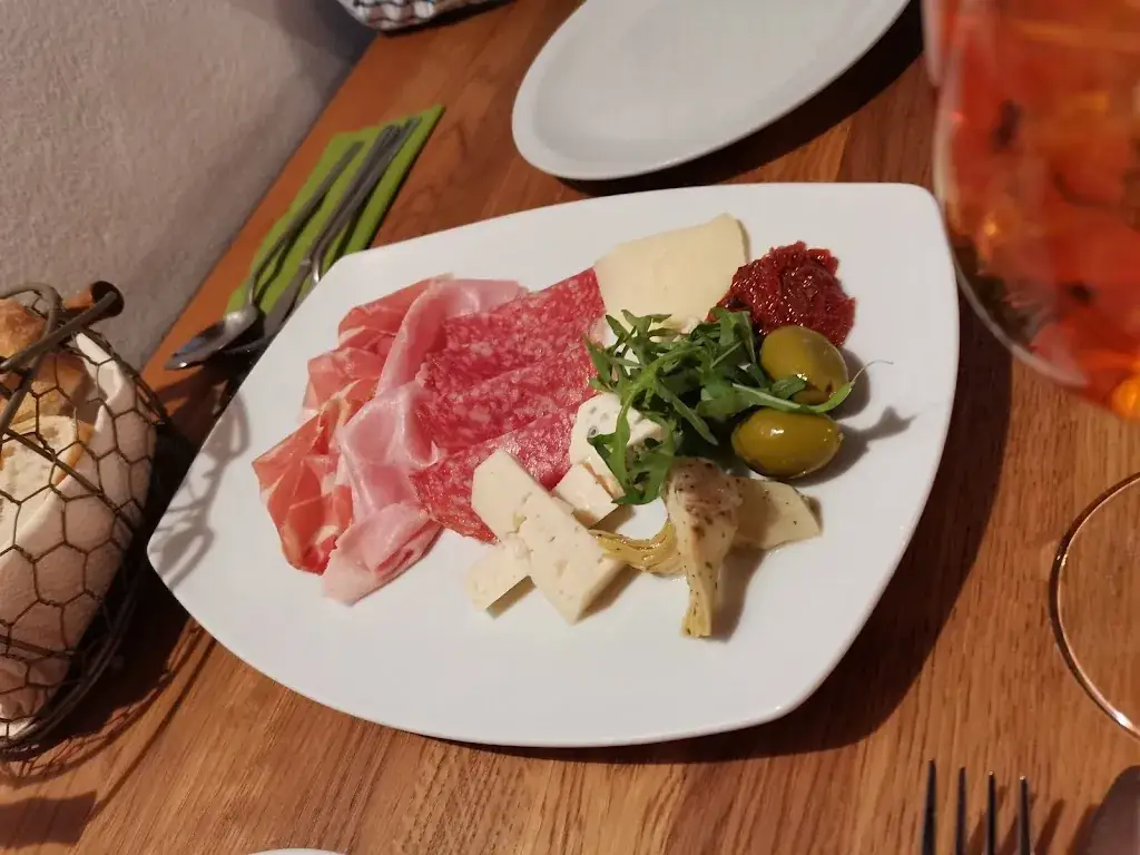 Menu_Bar Centrale_Hall in Tirol_image_6