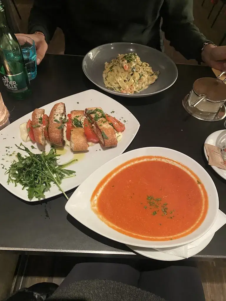 Menu_Bar Centrale_Hall in Tirol_image_7