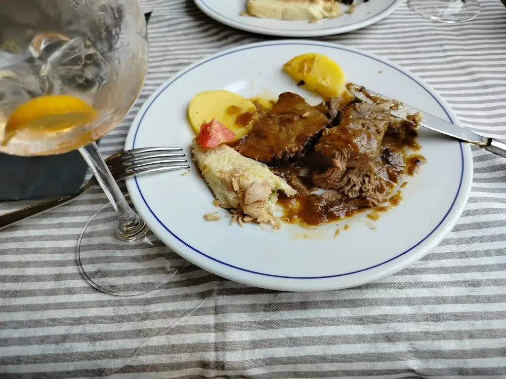 vibeaudio2_GUTMANN Restaurant_Hall in Tirol_review