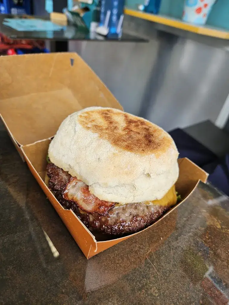 Est_Hidden Kitchen_Hall in Tirol_review