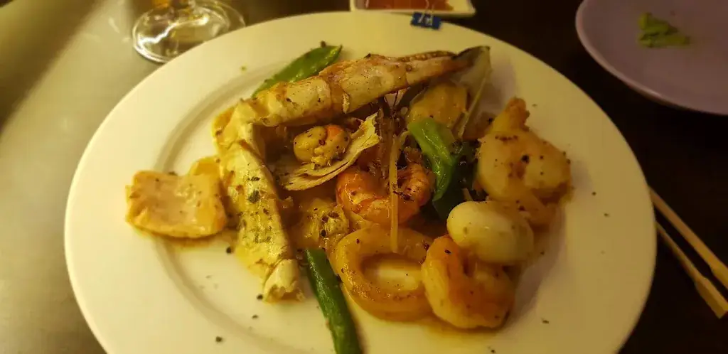 Fred van Heel_Kilin Asia Japan Restaurant_Hall in Tirol_avis