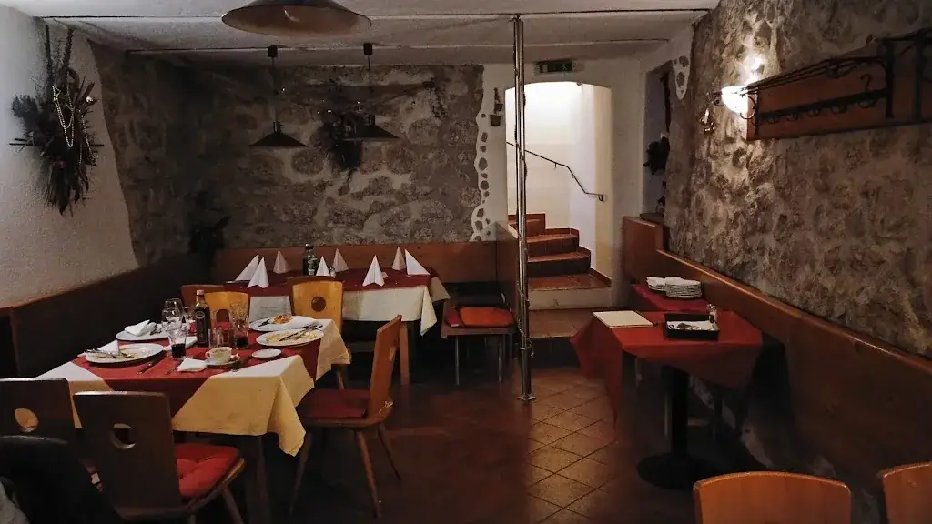 Gasthaus zur Krippe restaurant in Hall in Tirol