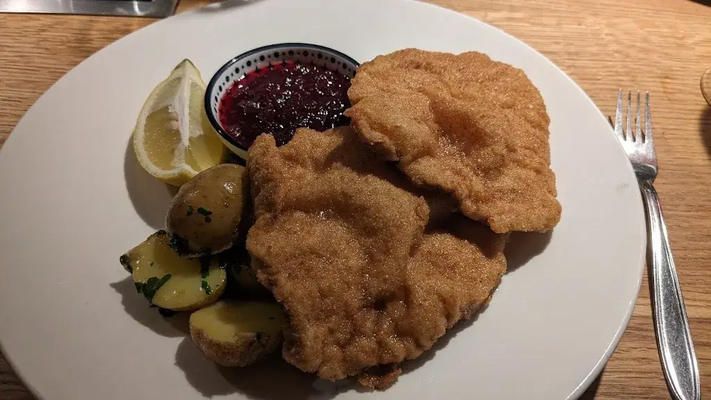 Thomas Mayr_Bretze & es geht weiter_Hall in Tirol_review