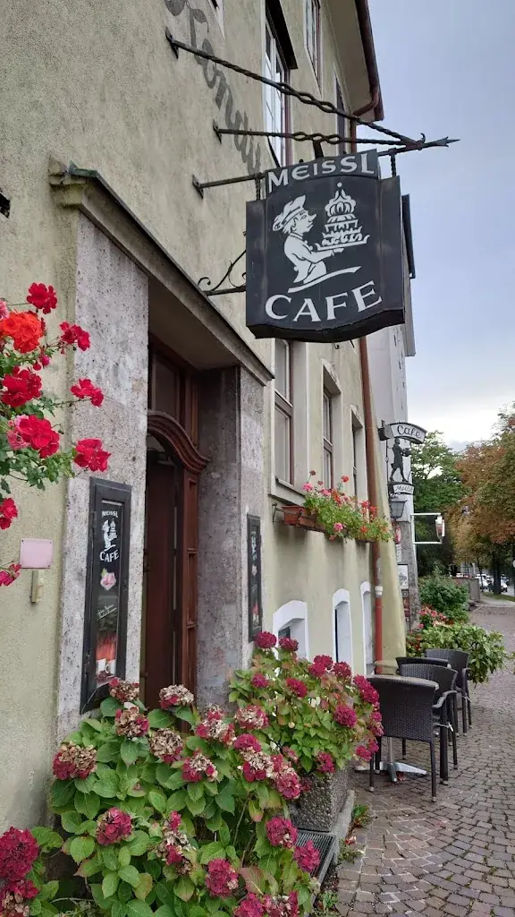 Barbara Buschkotte-Peschel_Cafe Meißl_Hall in Tirol_recensione