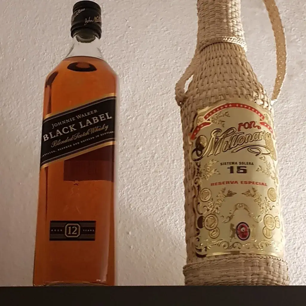 Menu_Schwarzer Adler Restaurant_Hall in Tirol_image_8