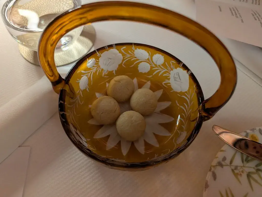 Martin Kupka_Schwarzer Adler Restaurant_Hall in Tirol_review