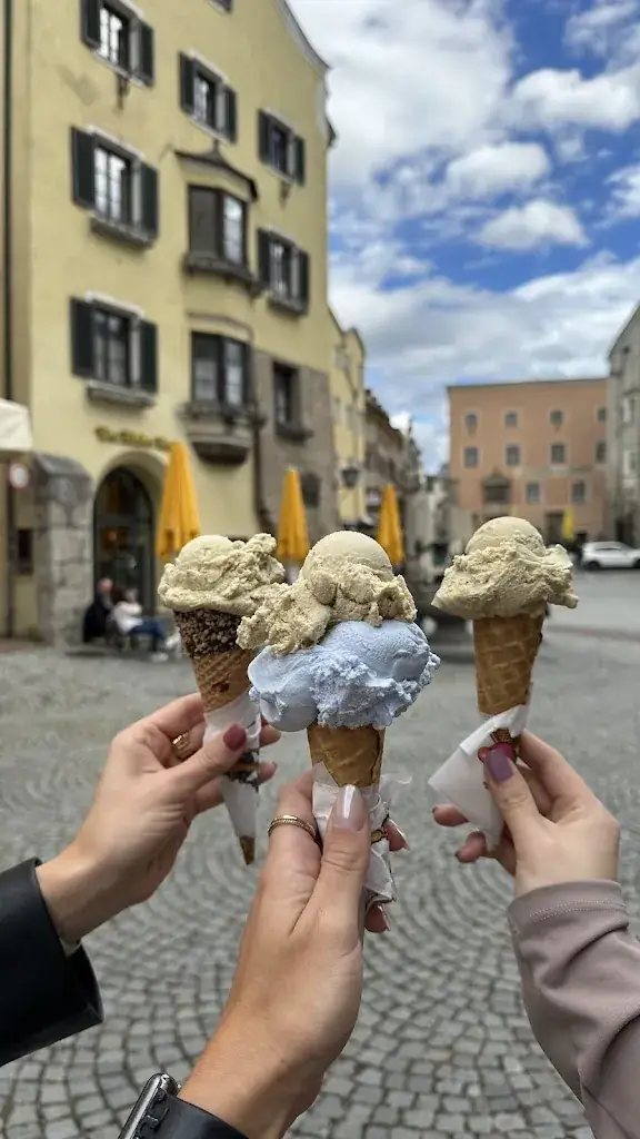 Gabrielle R_La Brioche_Hall in Tirol_review