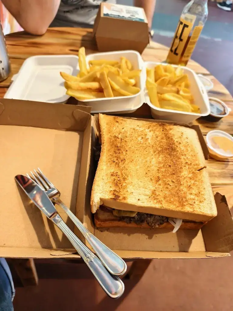 Jürgen Schuh_BURGER WERK TIROL_Hall in Tirol_avis