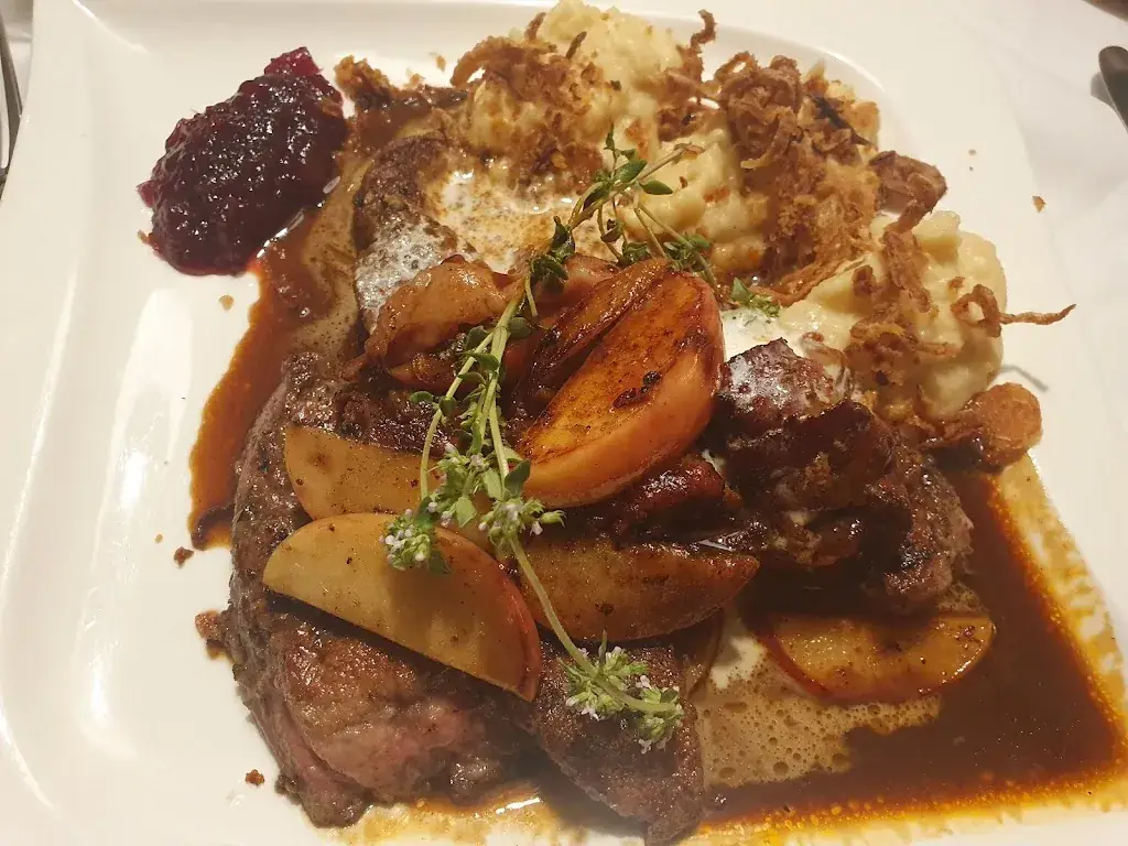 Menu_Goldener Löwe & Diana Bar_Hall in Tirol_image_1