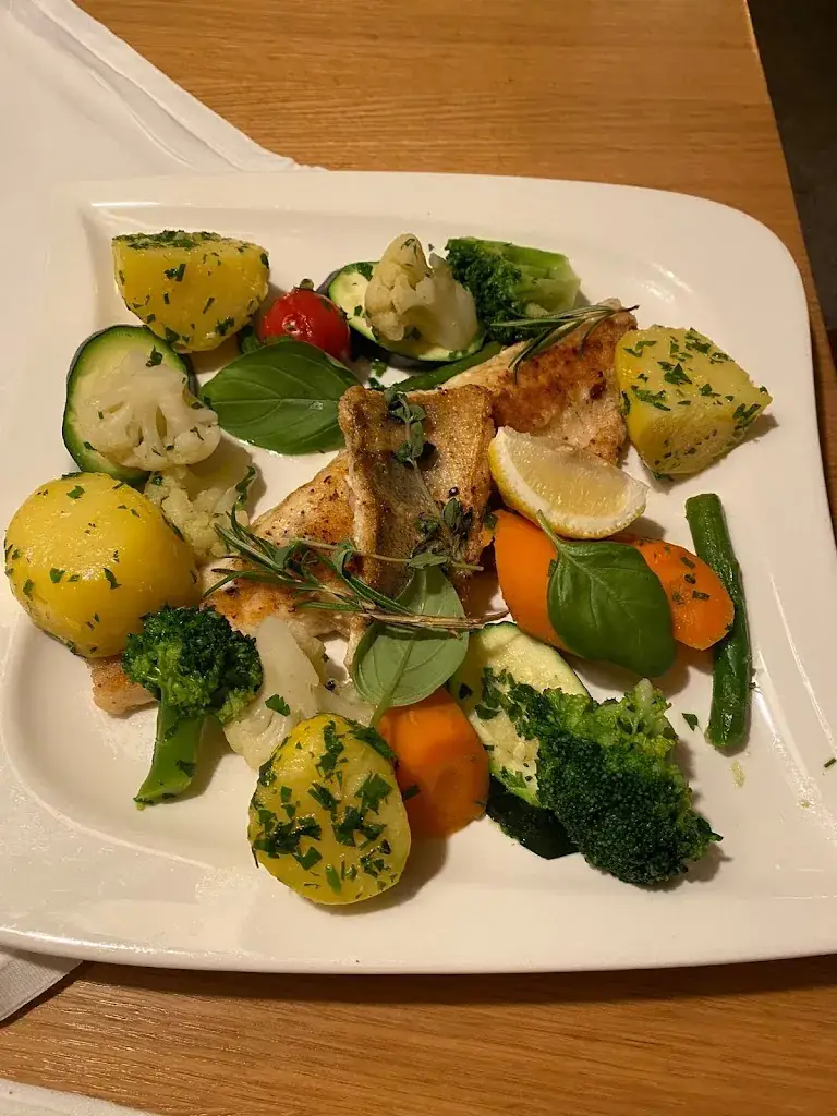 Menu_Goldener Löwe & Diana Bar_Hall in Tirol_image_2