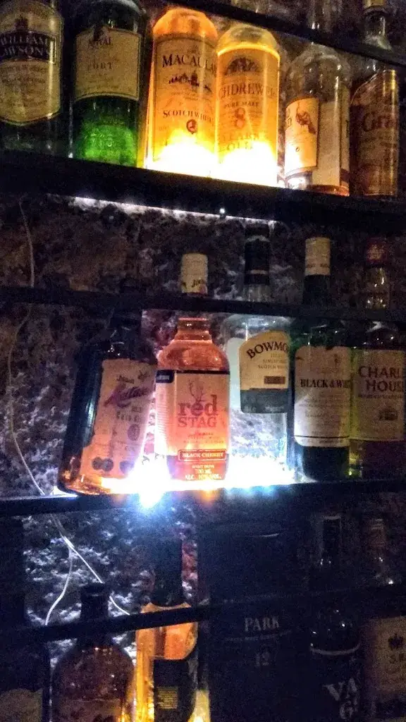 Martin Brachvogel_Goldener Löwe & Diana Bar_Hall in Tirol_review