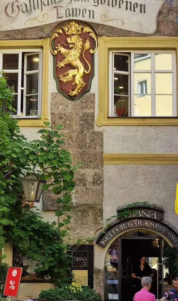 Goldener Löwe & Diana Bar ristorante a Hall in Tirol