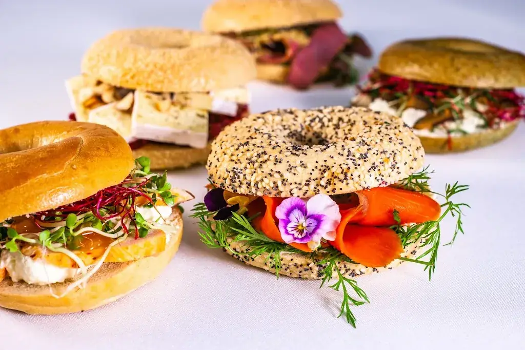 FLOS coffee&bagels_Hall in Tirol_slider_image_2