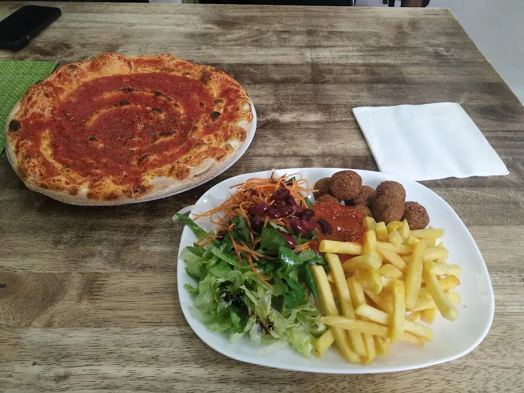 Christine Ferrini_Chili's Kebap & Pizzeria_Hall in Tirol_review
