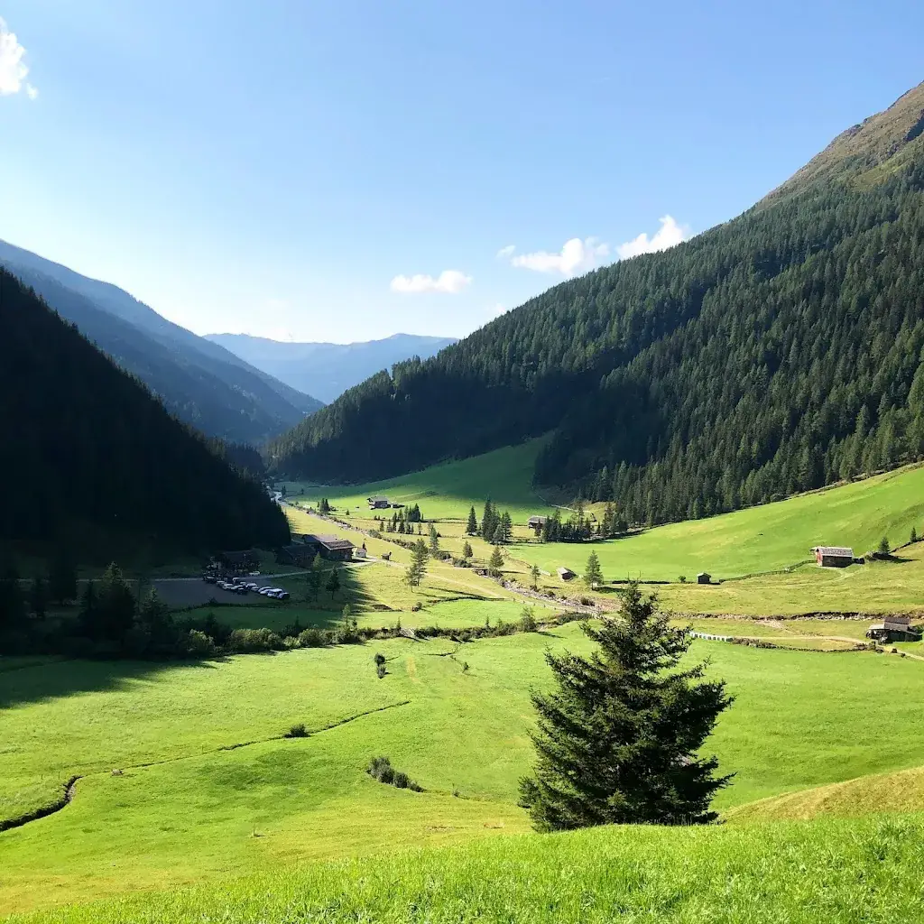 Pavlína Sasínkova_Jausenstation Unterstaller Alm 1.673 m_Innervillgraten_avis