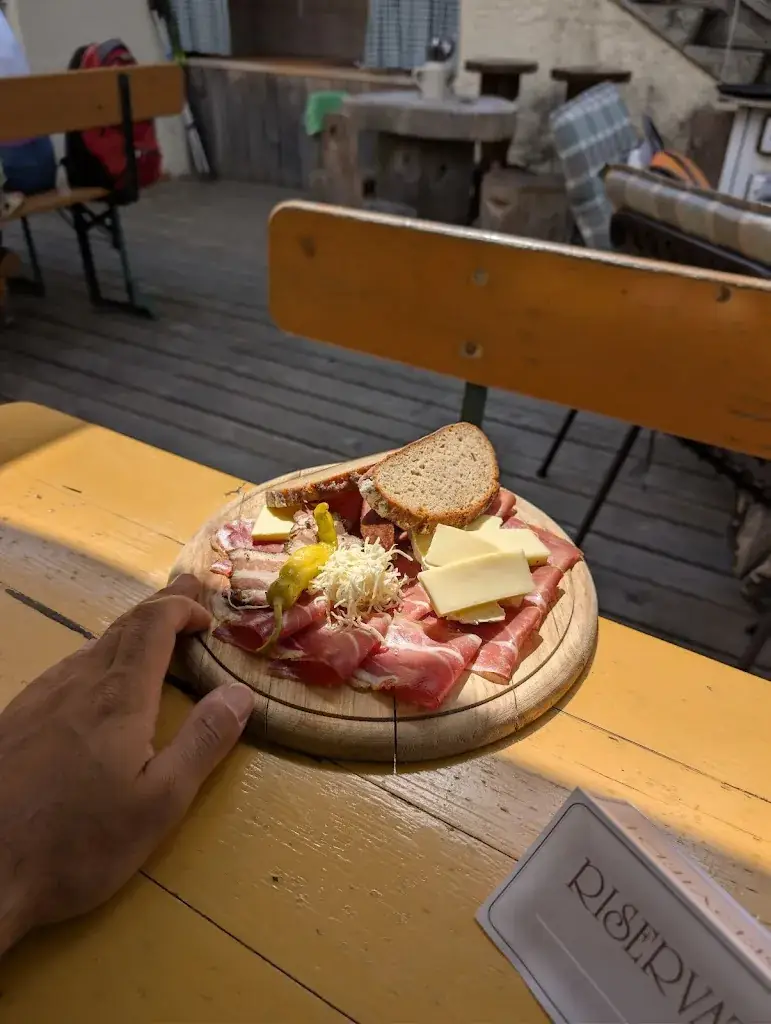 Alessandro Jovanovic_Jausenstation Unterstaller Alm 1.673 m_Innervillgraten_avis