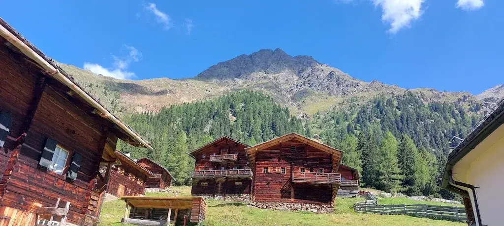 Luciana De Vincentiis_Jausenstation Unterstaller Alm 1.673 m_Innervillgraten_avis