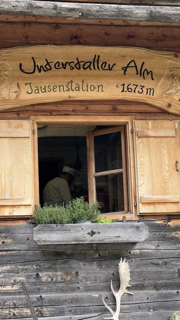 Jausenstation Unterstaller Alm 1.673 m_Innervillgraten_slider_image_1