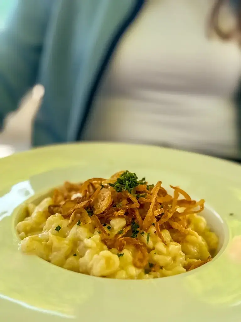 Zahraa Abdulhasan_Cafe Restaurant Glenthof_Imsterberg_recensione