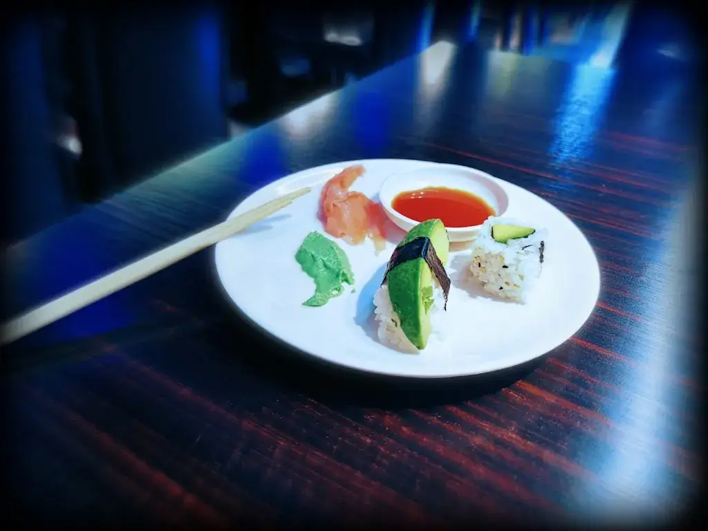 Tomáš Hemčík_Sakura & Co._Imsterberg_review