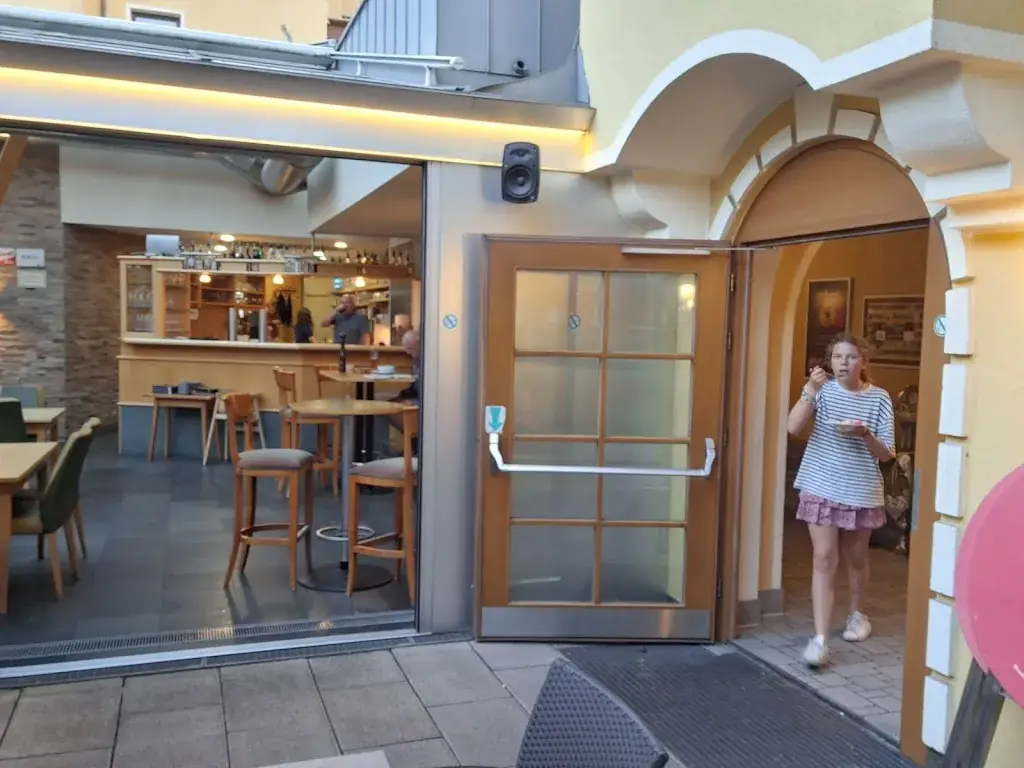 Michael Blok_Hotel-Restaurant Hirschen, Familie Staggl_Imsterberg_review