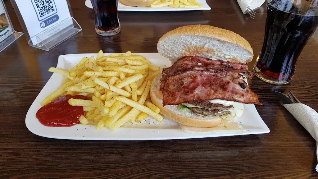 Eddie Jakobsen_Burger World & Cafe_Imsterberg_review