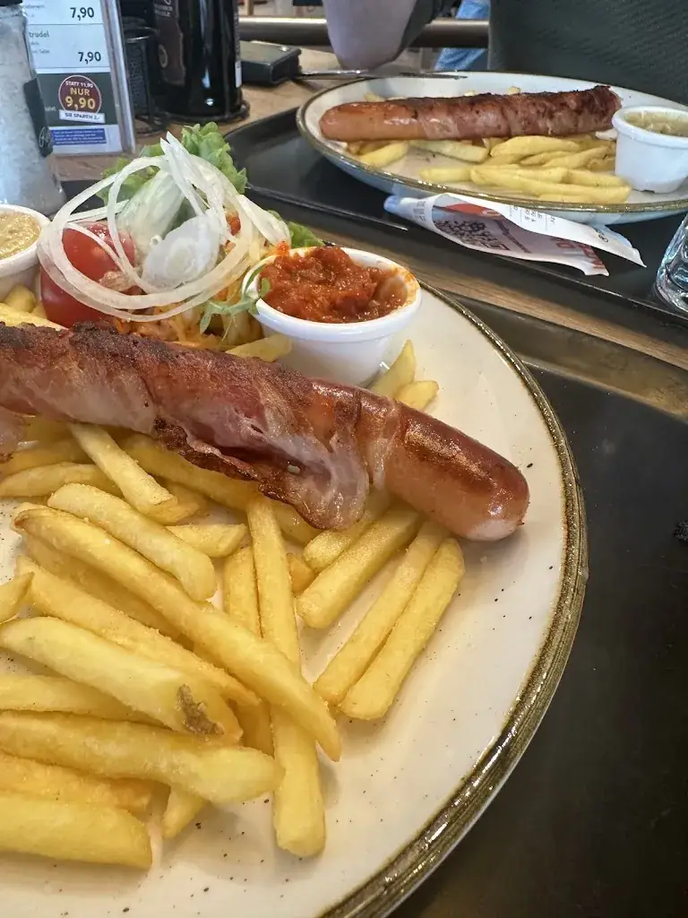 FC Bayern München Fanclub Red Eagles Austria_INTERSPAR-Restaurant_Imst_recensione