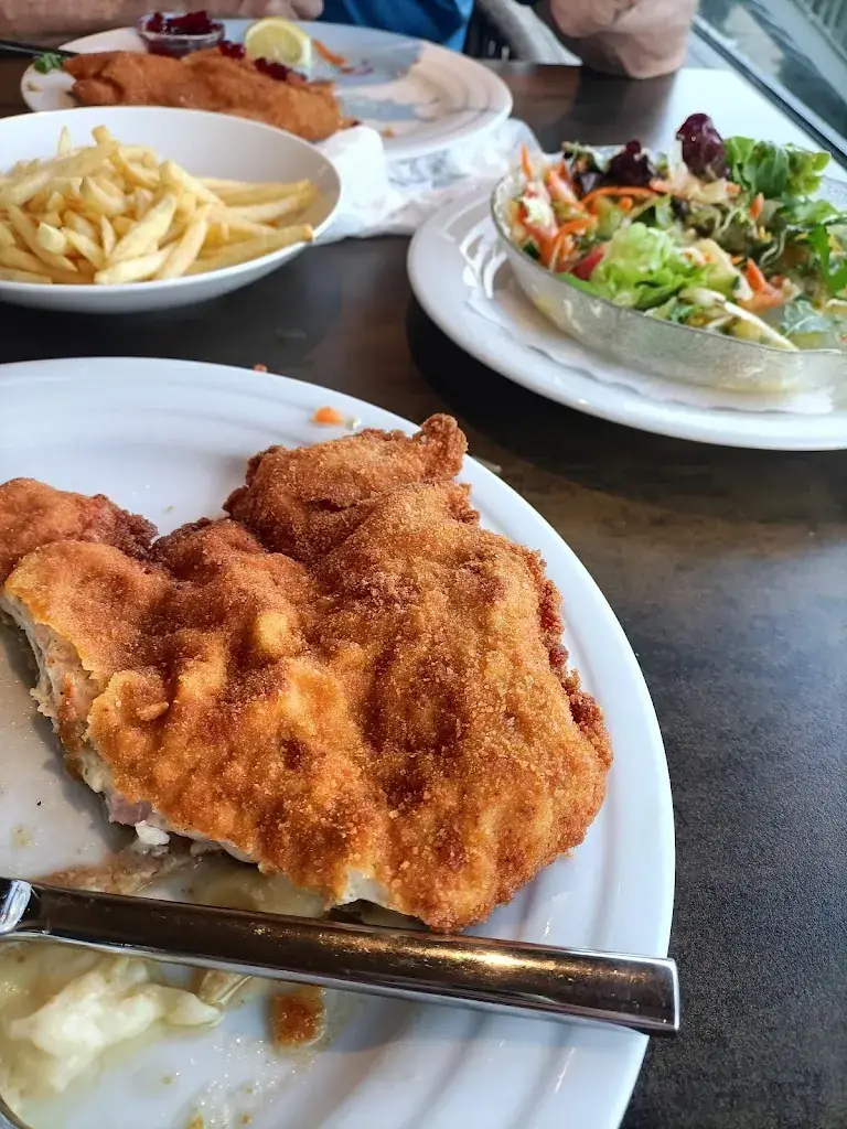 Heidi_Gasthaus Hotel Rieder_Jenbach_review