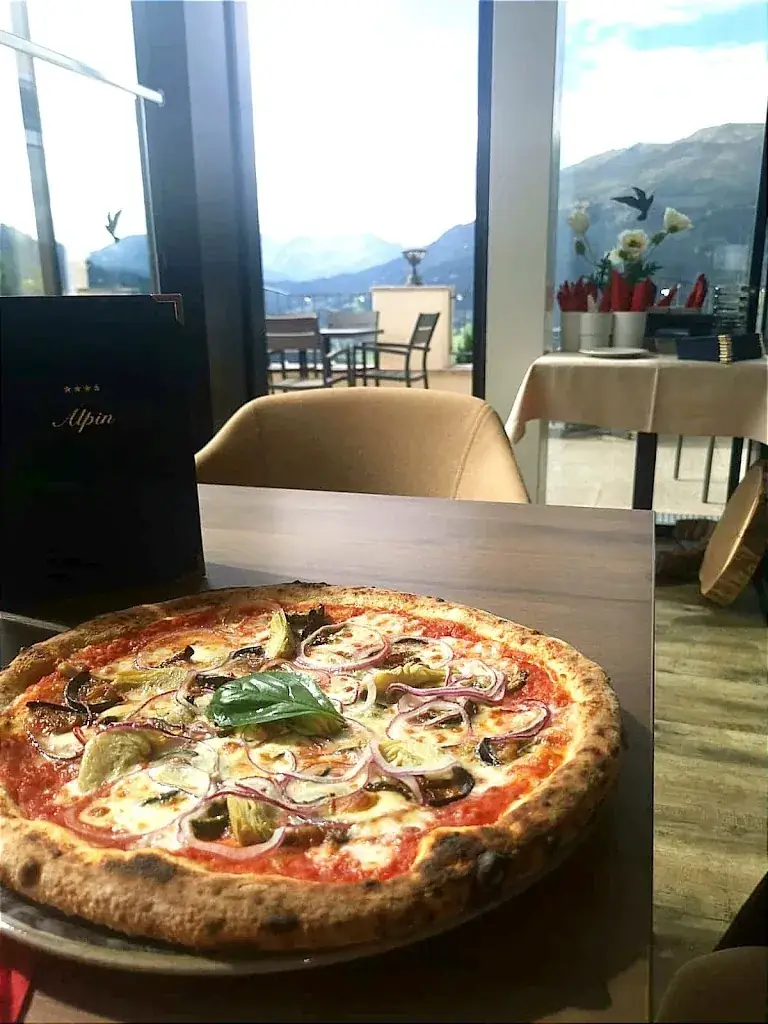 Giorgio Scappaticci_PIZZORAMA - Café & Pizzeria Italiana_Jerzens_review