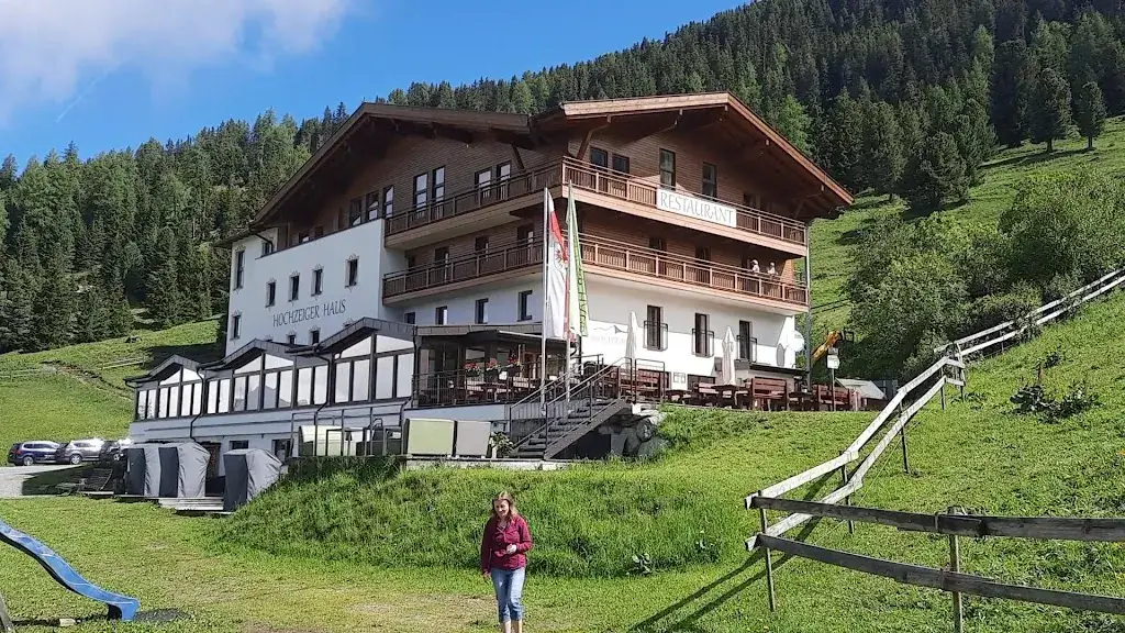 Hochzeiger Haus - Mehr als eine Hütte_Jerzens_slider_image_2