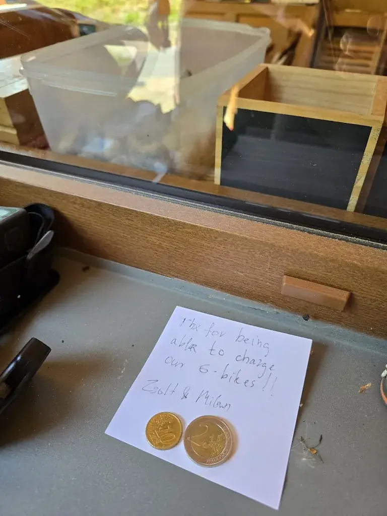 Zsolt Csík_Dreiländereck Hütte_Arnoldstein_review