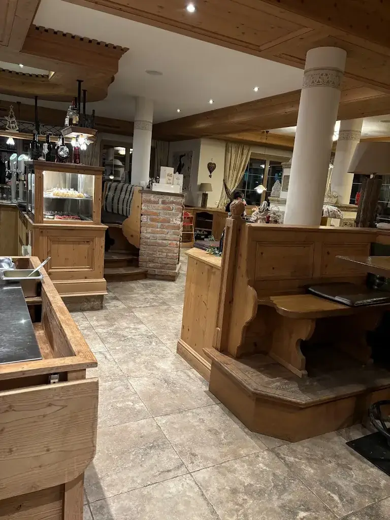 Patrik Tomanovic_Krimbacher - Restaurant | Metzgerei | Catering | Pizzeria_Jochberg_avis