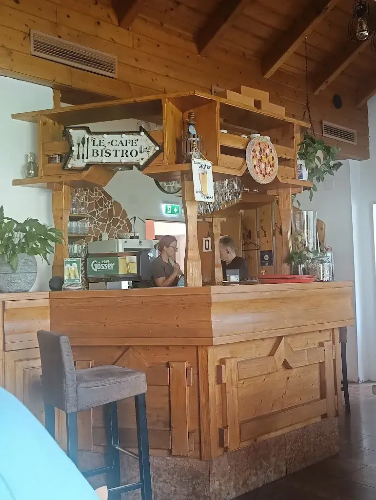 Anna Chomiak_Restaurant Pizzeria Ziegelei_Arnoldstein_recensione