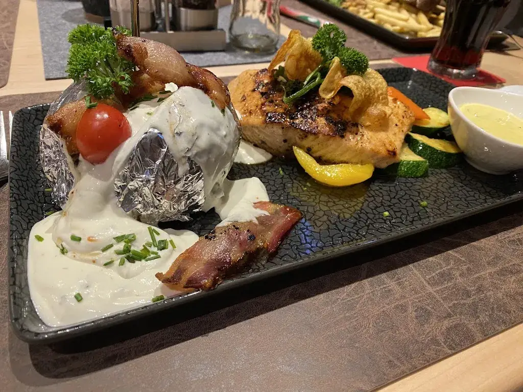 June_Peter's Treff_Kirchberg in Tirol_review