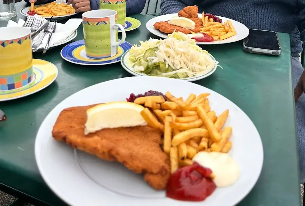 Gayathri Ellawala_Würstelstandl - Verena Wechselberger_Kematen in Tirol_review