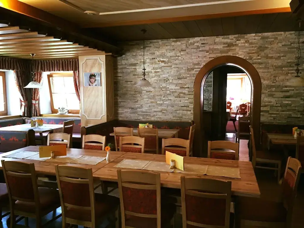Gasthof Hirschen - Restaurant & Apartment ristorante a Kappl