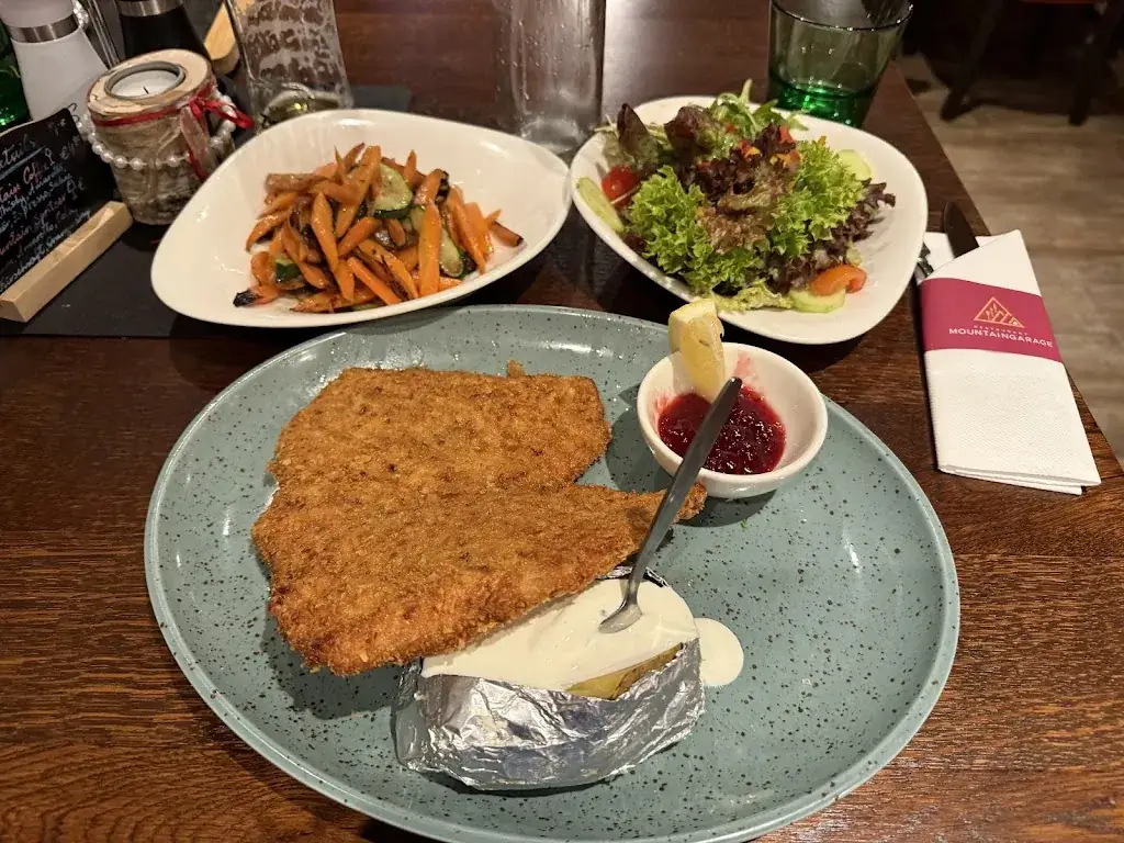 Basar_Restaurant Mountaingarage_Kappl_review