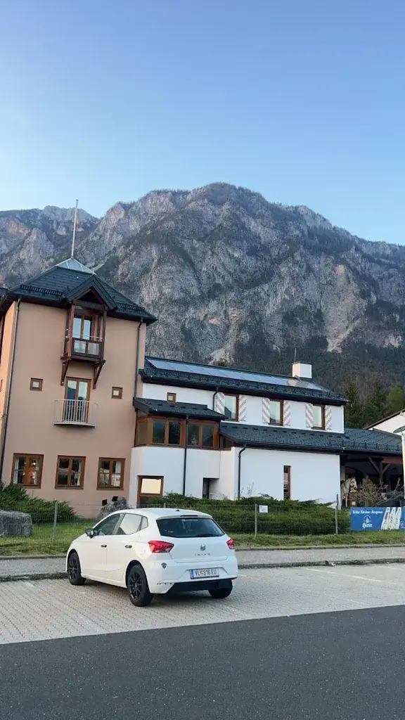 Maninder Atwal_Südrast Dreiländereck_Arnoldstein_avis