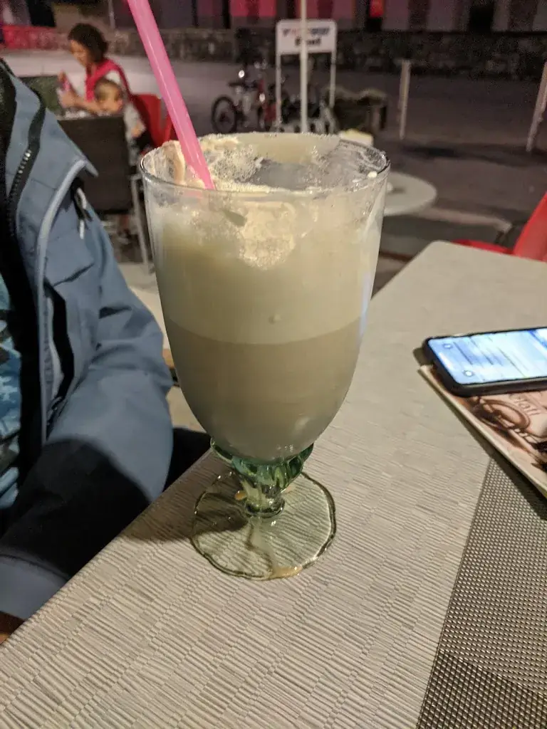 Umut Günsel_Cafe Bistro Per Du_Kappl_recensione