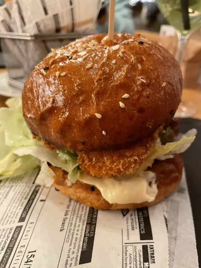 Begüm Özbilim_Luis Diner_Kappl_review