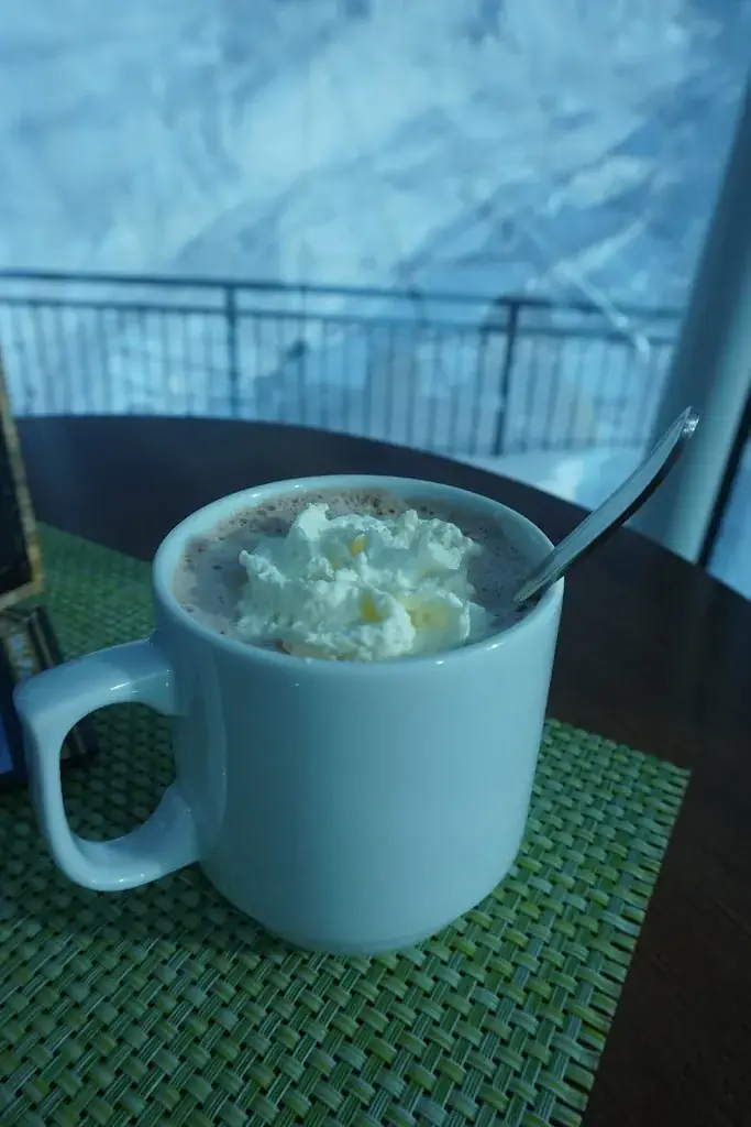 Veronika Patsko_SkyBar/Restaurant Gratli_Kappl_review