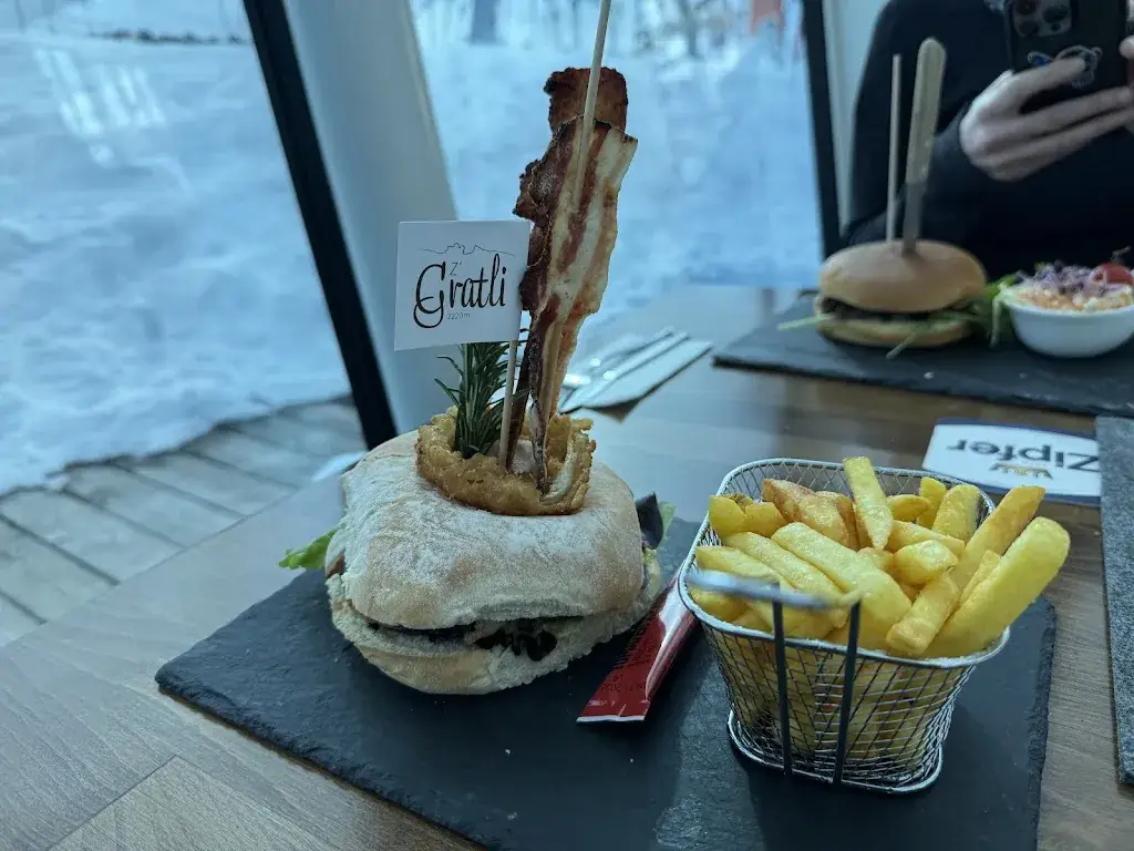 Markus Grill_SkyBar/Restaurant Gratli_Kappl_review