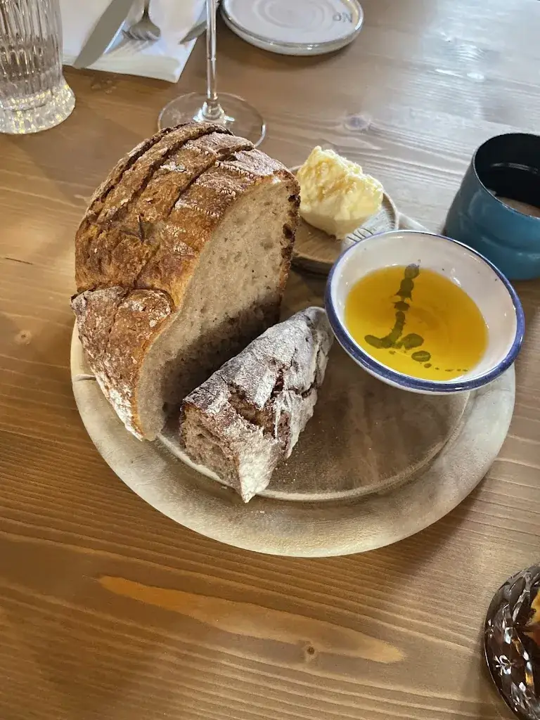 Vaino Valtonen_Mocking - Das Wirtshaus_Kitzbühel_recensione