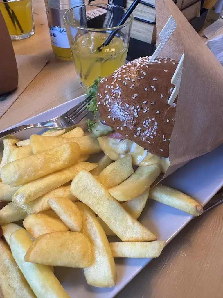 Salwa_Simple food & drinks_Kitzbühel_avis